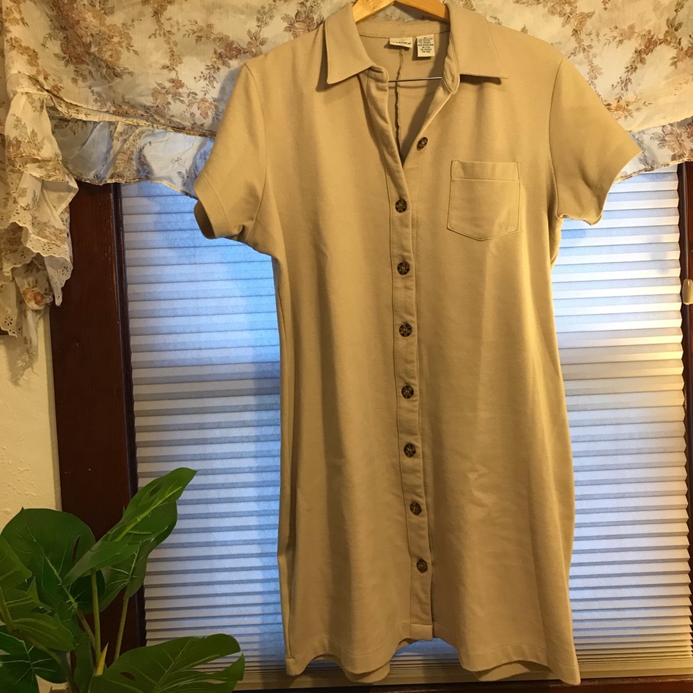 Safari style button down collar dress (versatile)